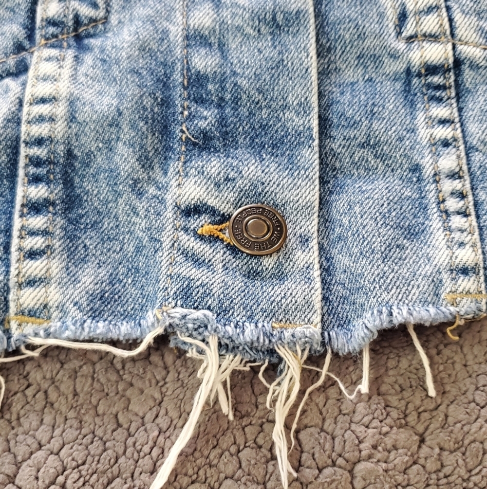 Free People Ollie Femme Denim Trucker Jacket in Aged Stone - Picture 8 of 15